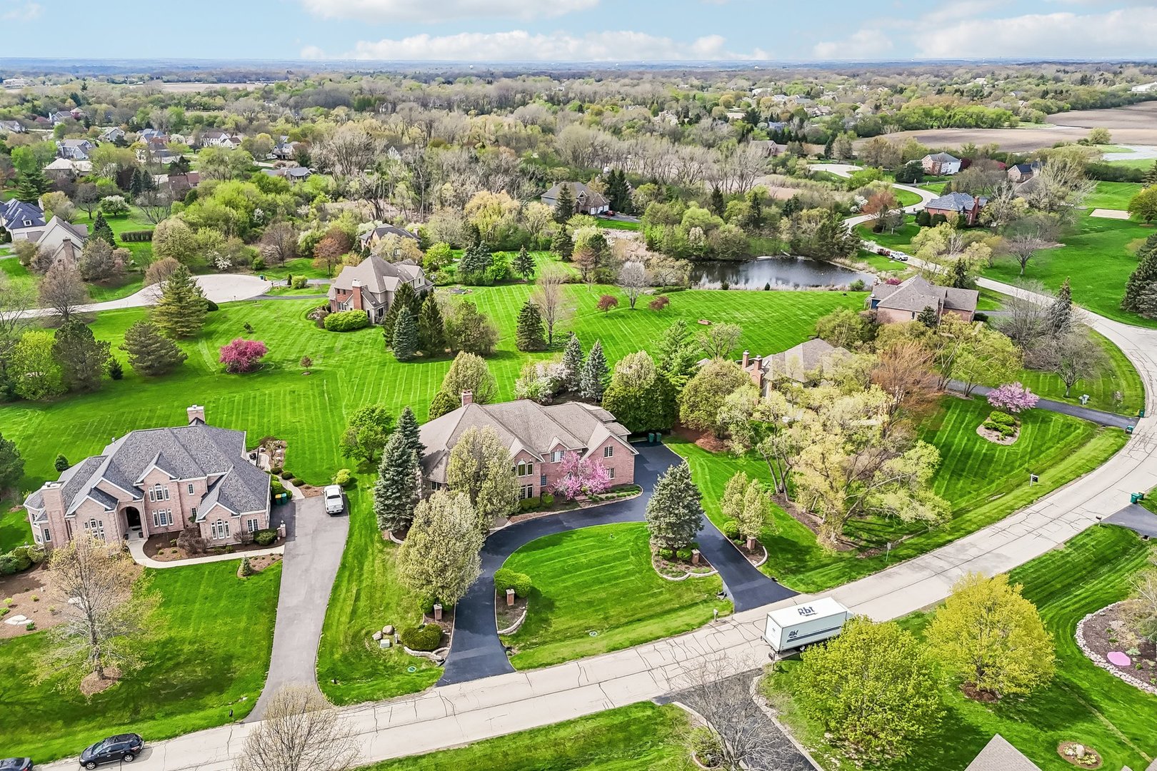 25246 N Abbey Glenn Drive, Hawthorn Woods, IL 60047