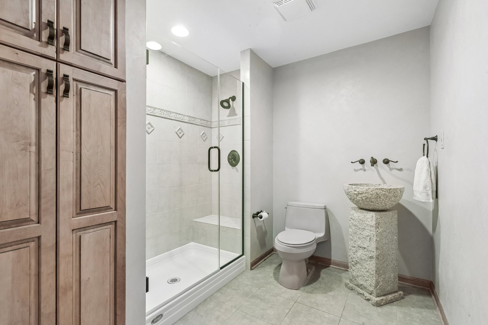 25246 N Abbey Glenn Drive, Hawthorn Woods, IL 60047