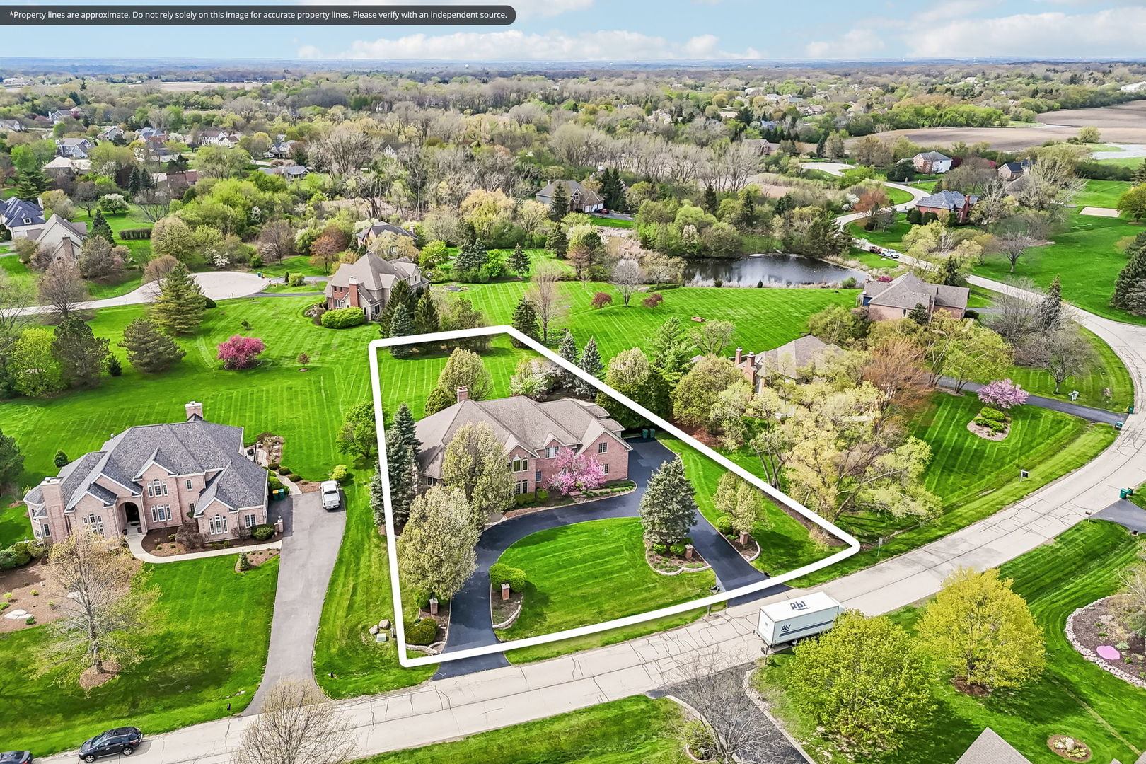 25246 N Abbey Glenn Drive, Hawthorn Woods, IL 60047