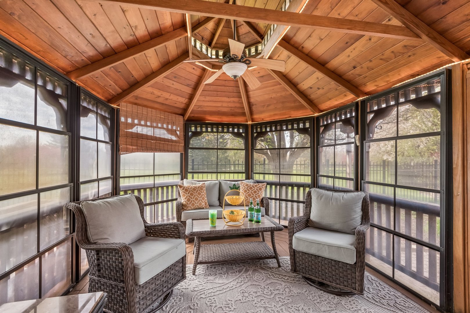 25246 N Abbey Glenn Drive, Hawthorn Woods, IL 60047