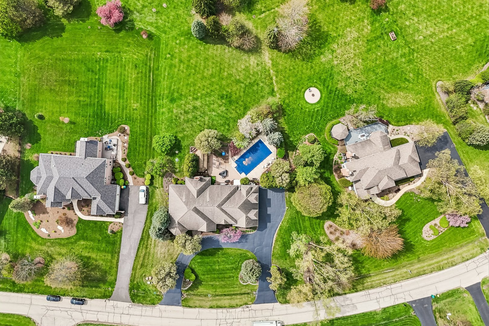 25246 N Abbey Glenn Drive, Hawthorn Woods, IL 60047