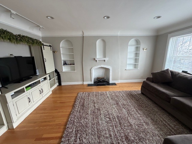 4820 Elm Street #3, Skokie, IL 60077