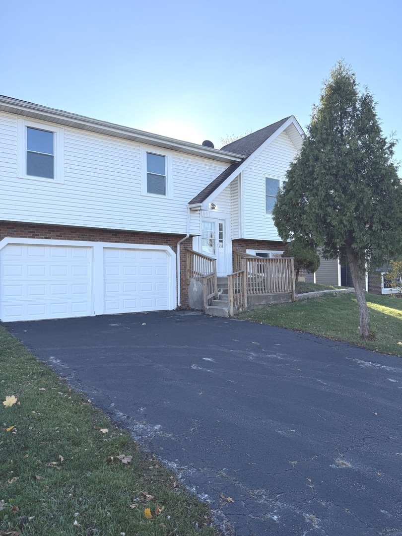 651 Chesapeake Drive, Bolingbrook, IL 60440