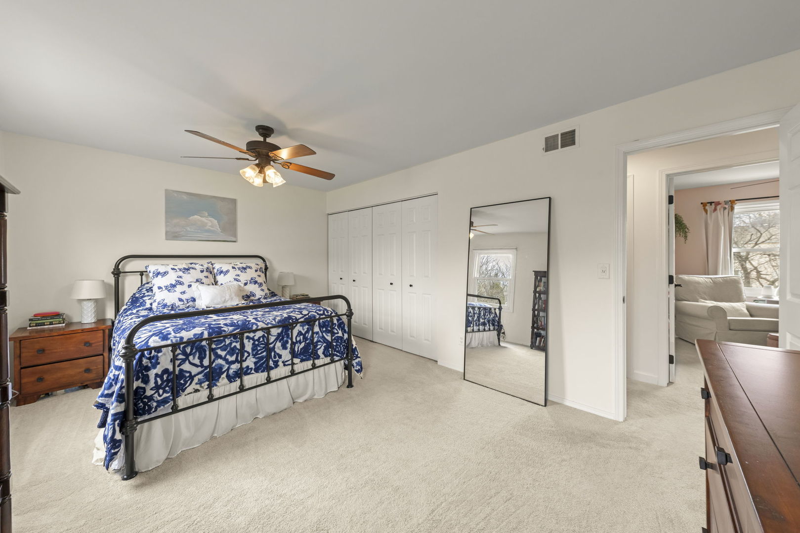 1552 Independence Court, St. Charles, IL 60174