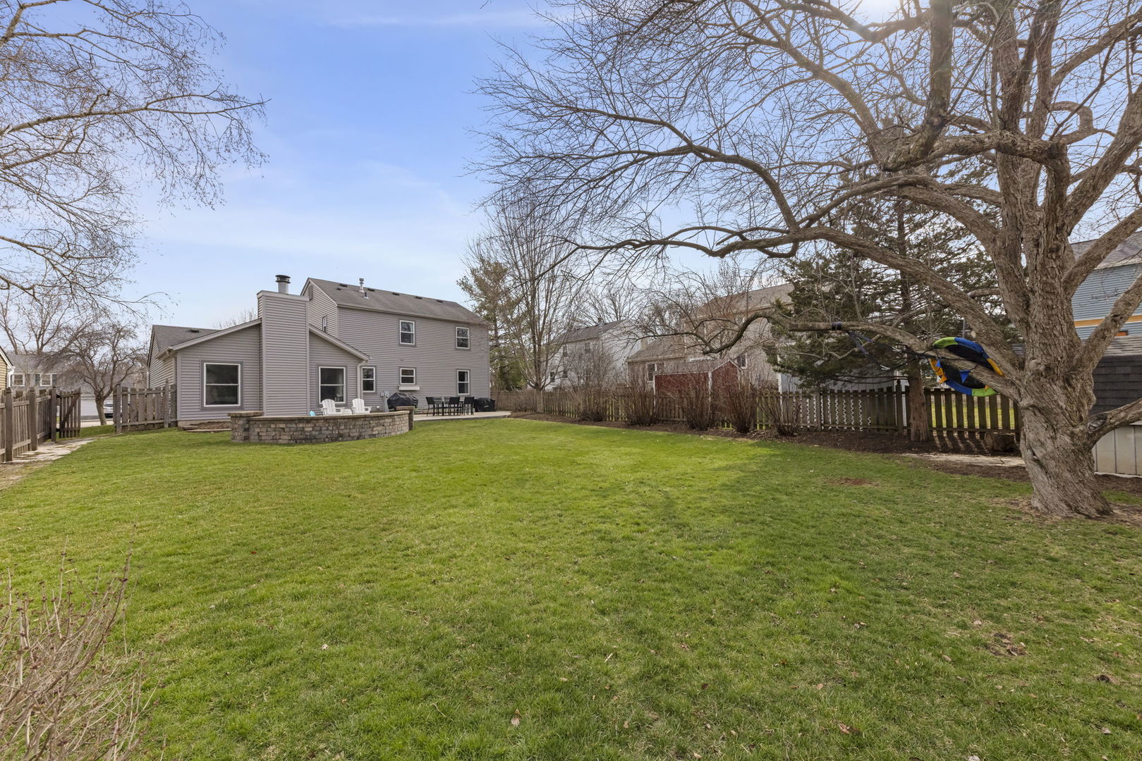 1552 Independence Court, St. Charles, IL 60174