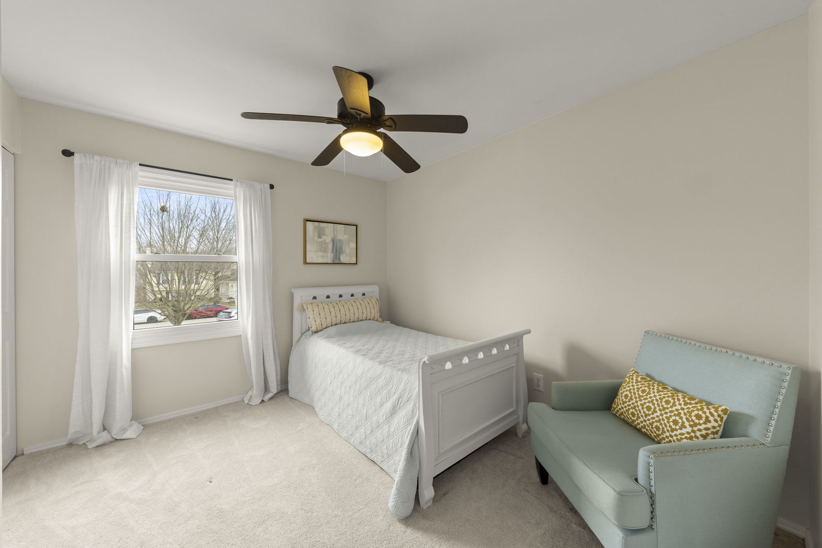 1552 Independence Court, St. Charles, IL 60174