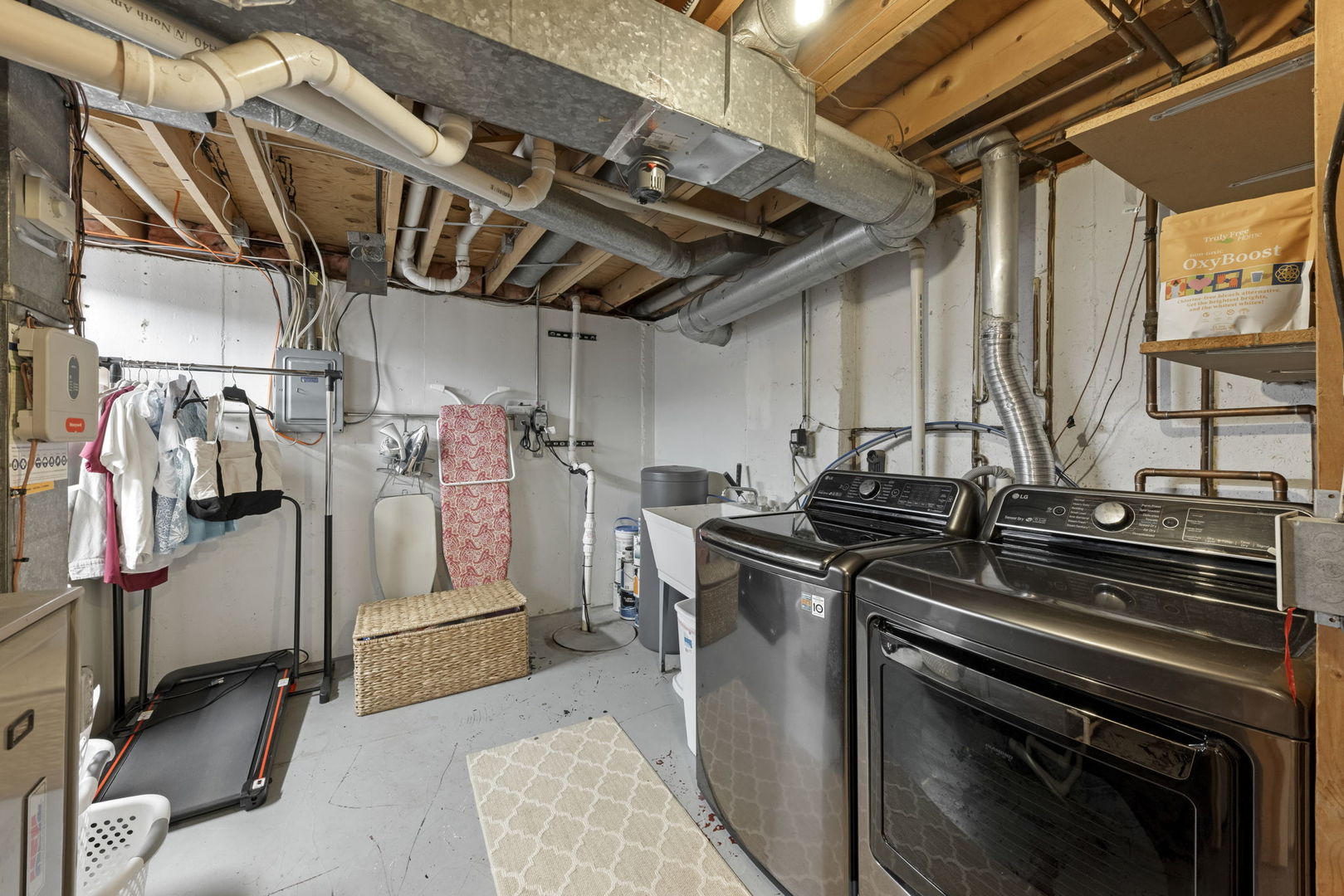 1552 Independence Court, St. Charles, IL 60174