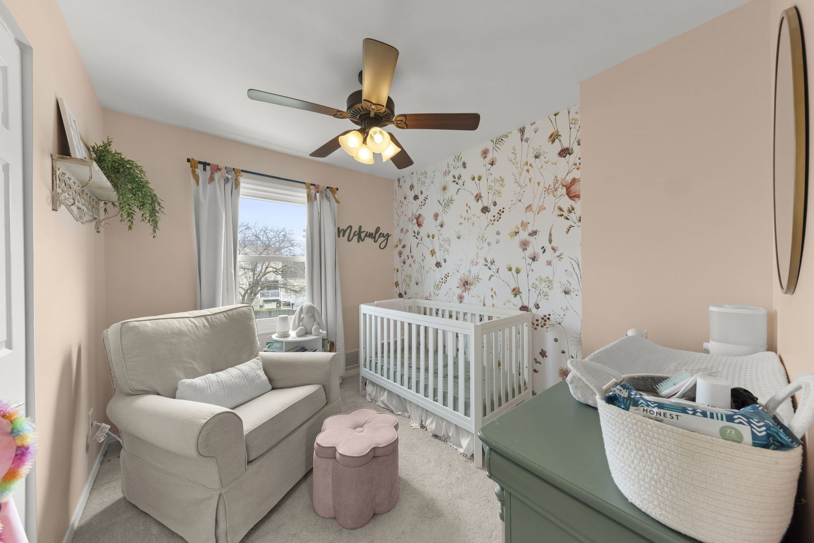 1552 Independence Court, St. Charles, IL 60174