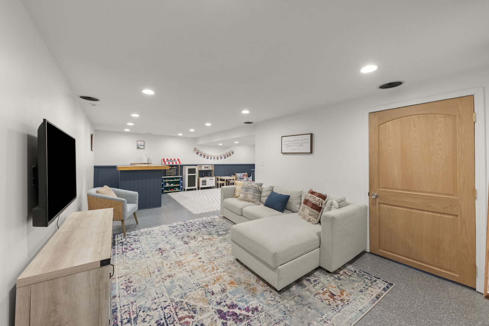 1552 Independence Court, St. Charles, IL 60174