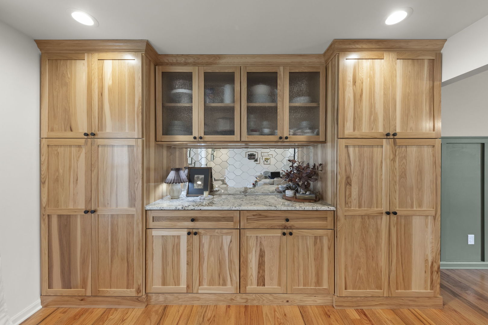 1552 Independence Court, St. Charles, IL 60174