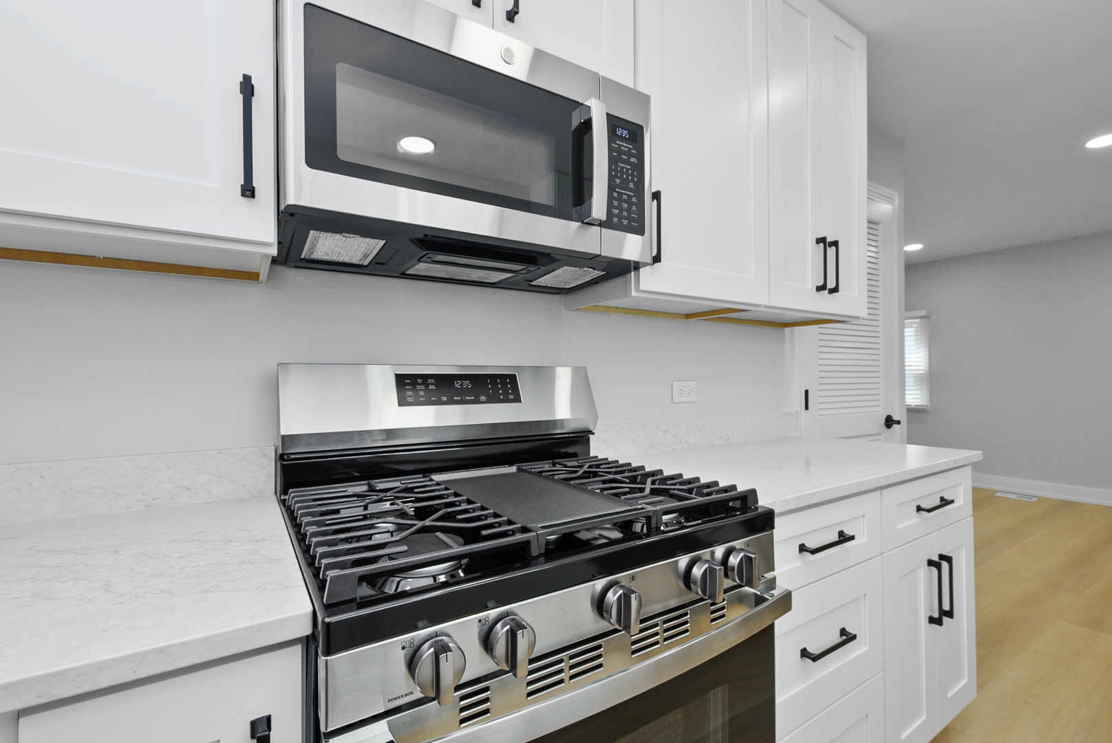 7800 W Kingston Drive, Frankfort, IL 60423