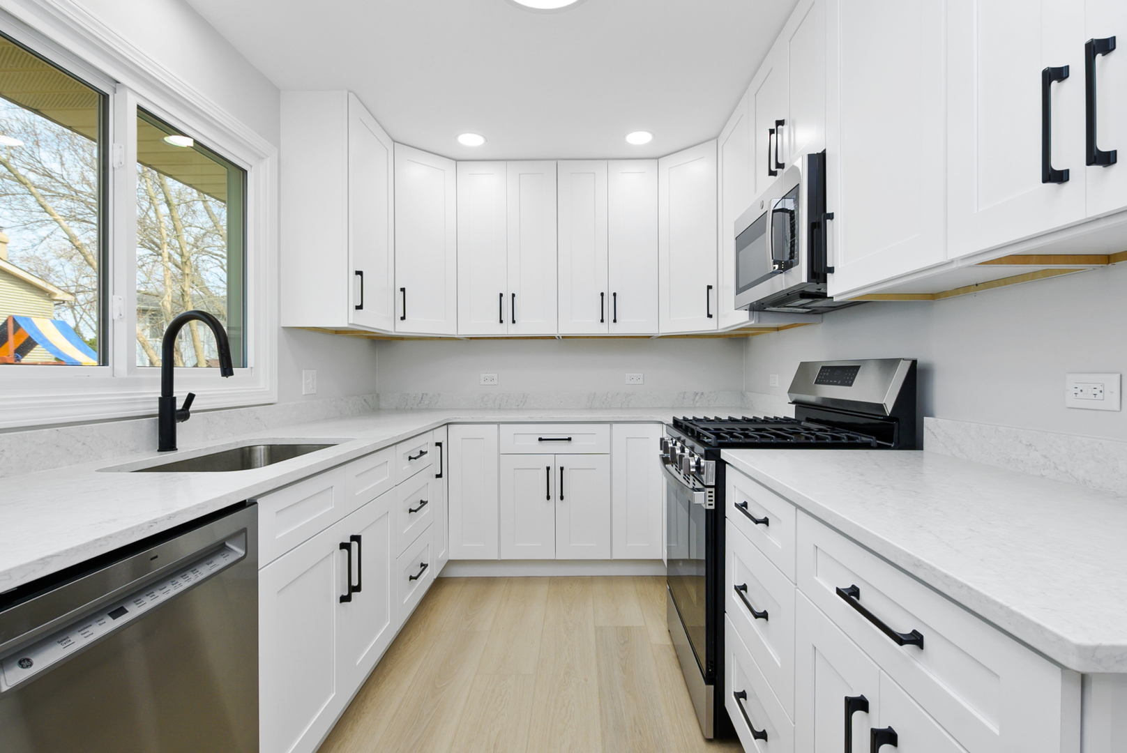 7800 W Kingston Drive, Frankfort, IL 60423