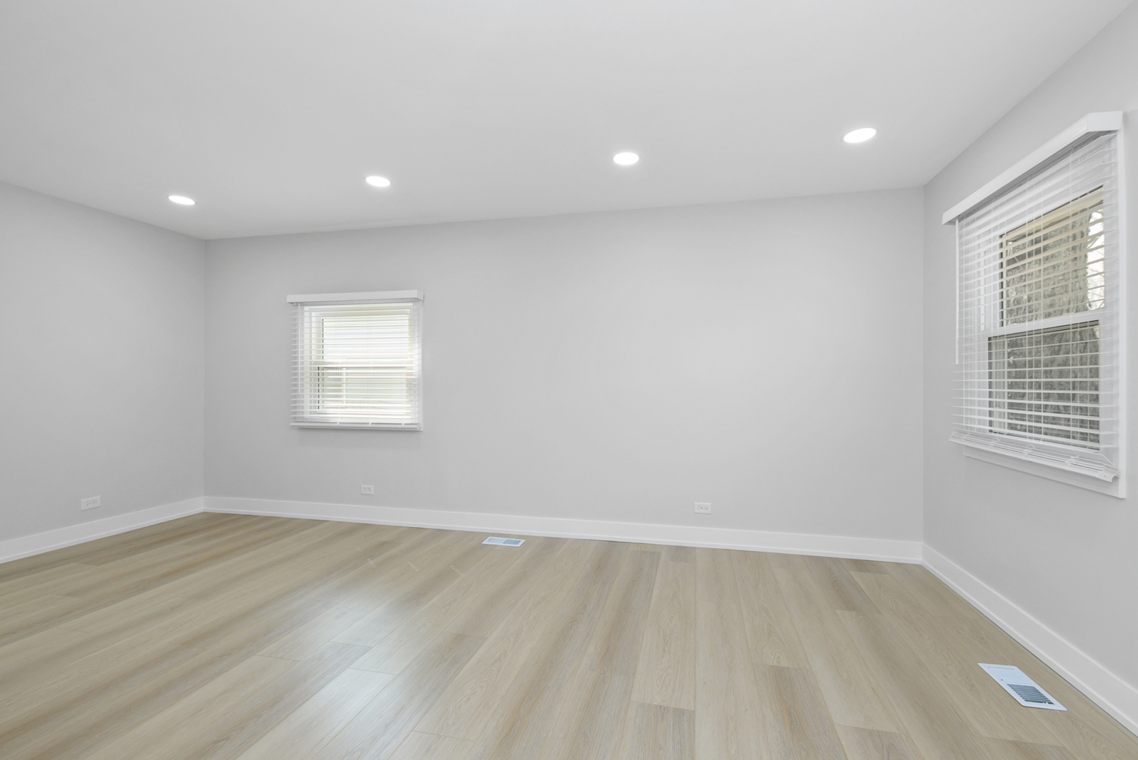 7800 W Kingston Drive, Frankfort, IL 60423