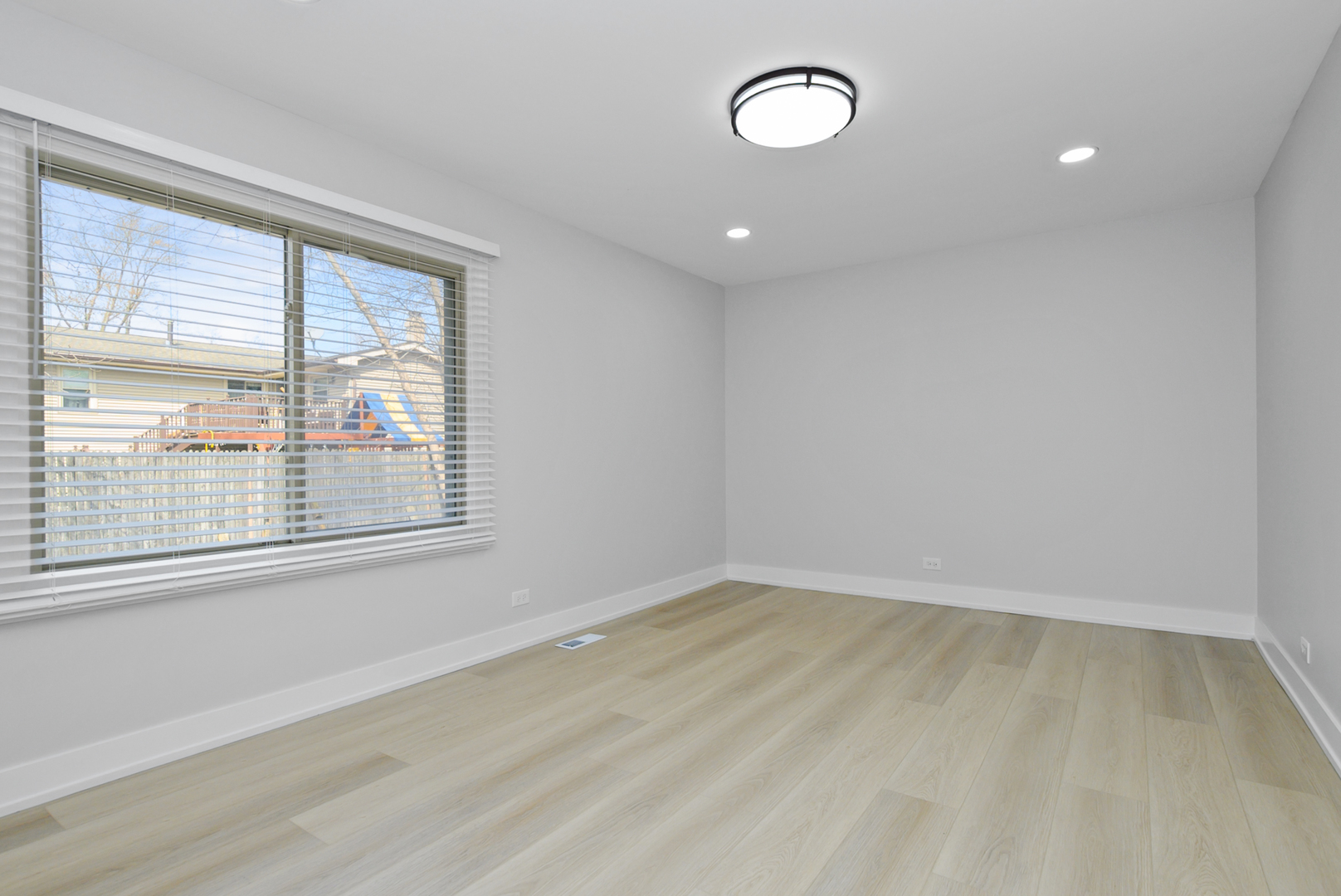 7800 W Kingston Drive, Frankfort, IL 60423