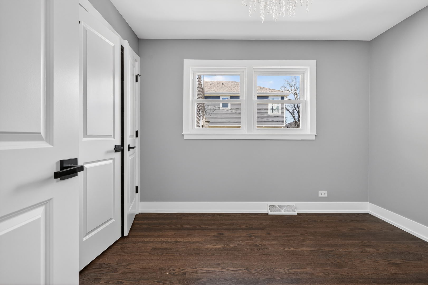 10533 S Whipple Street, Chicago, IL 60655