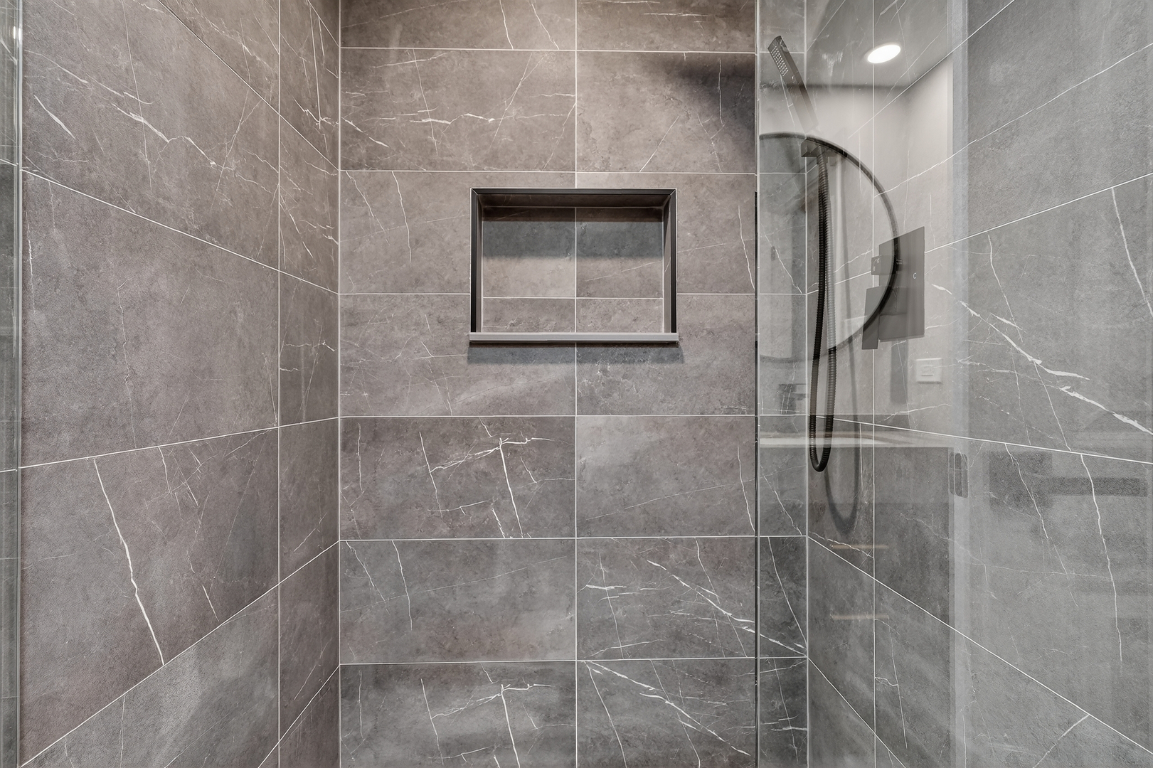 10533 S Whipple Street, Chicago, IL 60655