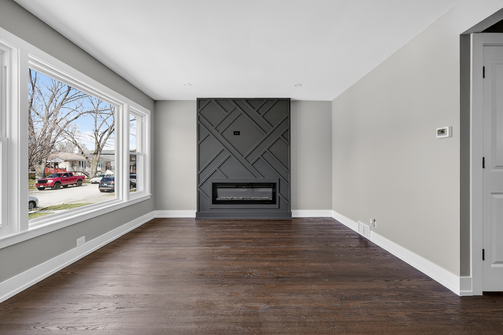 10533 S Whipple Street, Chicago, IL 60655