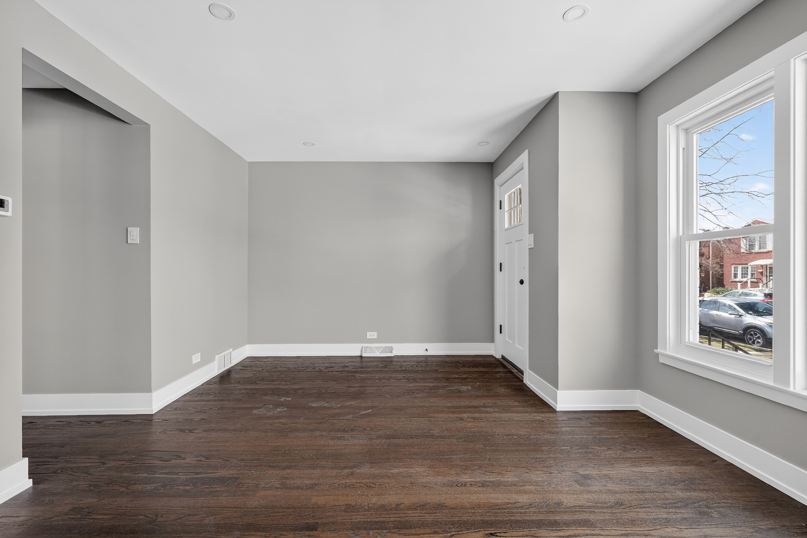 10533 S Whipple Street, Chicago, IL 60655