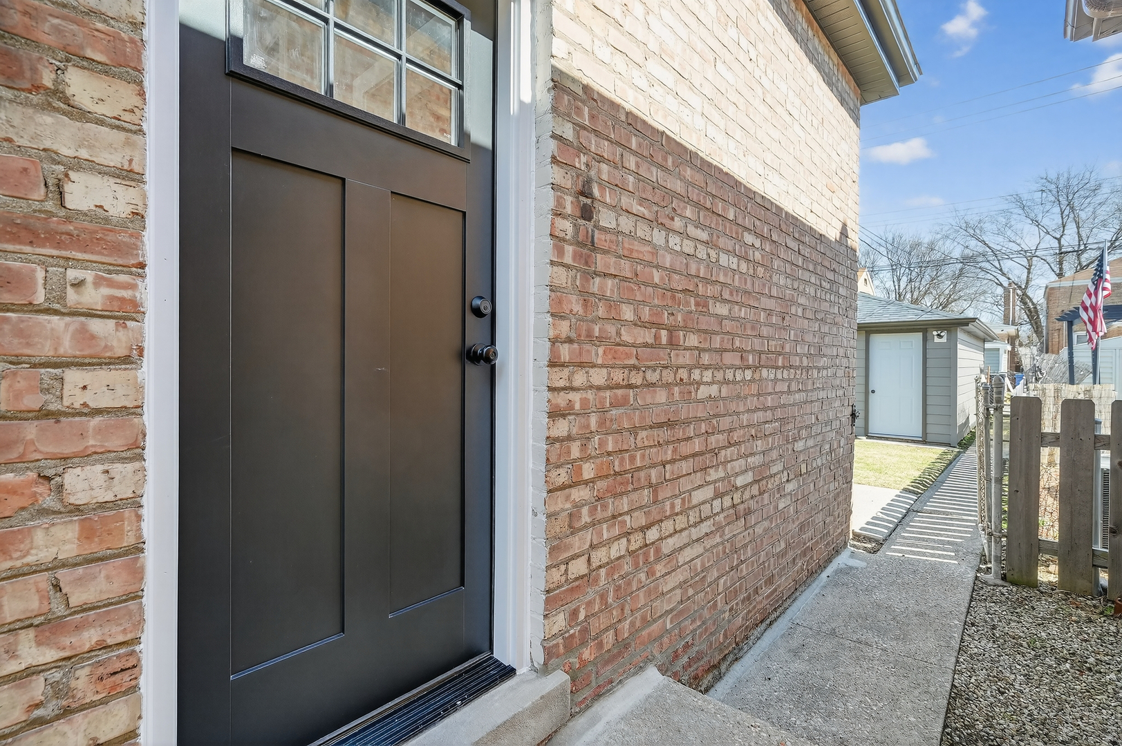 10533 S Whipple Street, Chicago, IL 60655