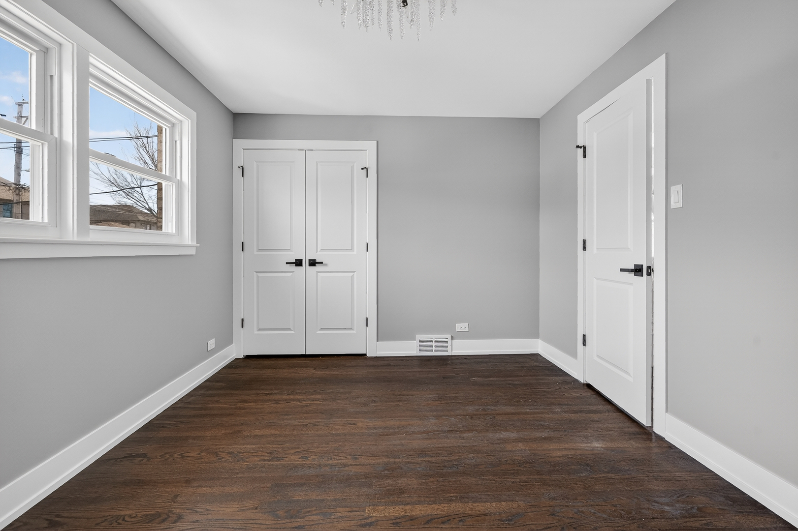 10533 S Whipple Street, Chicago, IL 60655