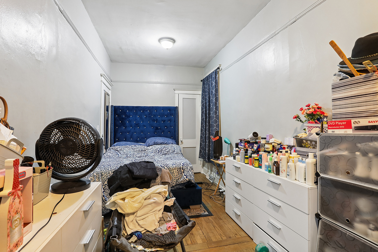 7814 S Saint LAWRENCE Avenue, Chicago, IL 60619