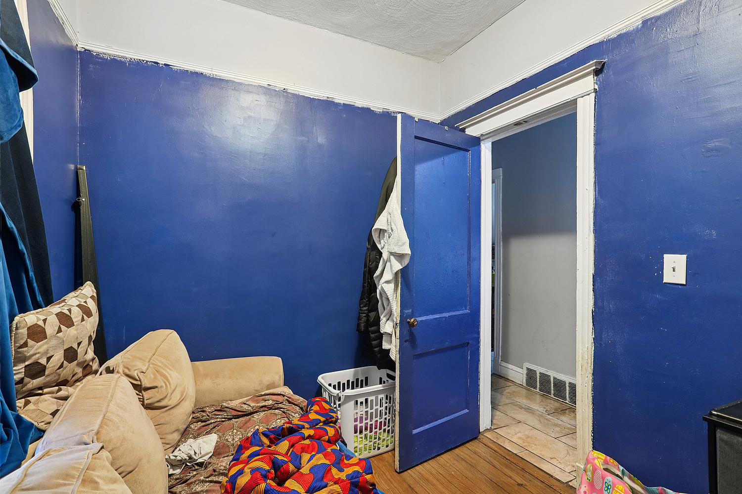 7814 S Saint LAWRENCE Avenue, Chicago, IL 60619