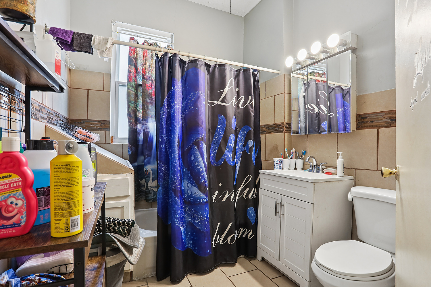 7814 S Saint LAWRENCE Avenue, Chicago, IL 60619