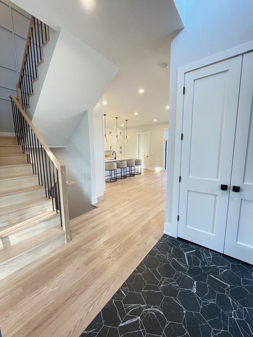 7301 N Oriole Avenue, Chicago, IL 60631