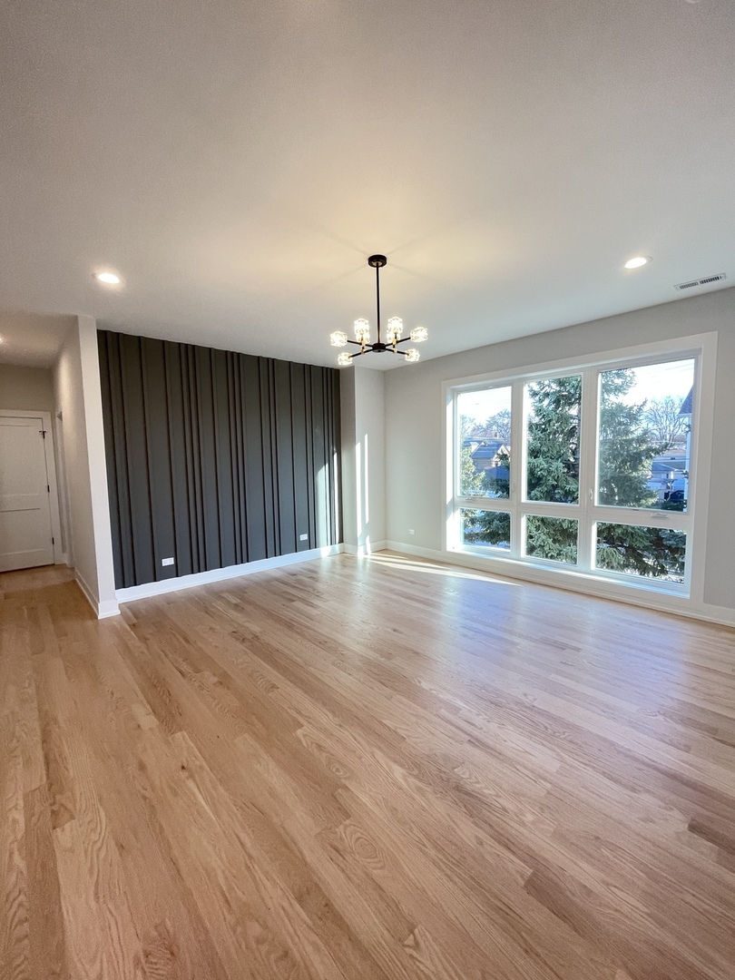 7301 N Oriole Avenue, Chicago, IL 60631