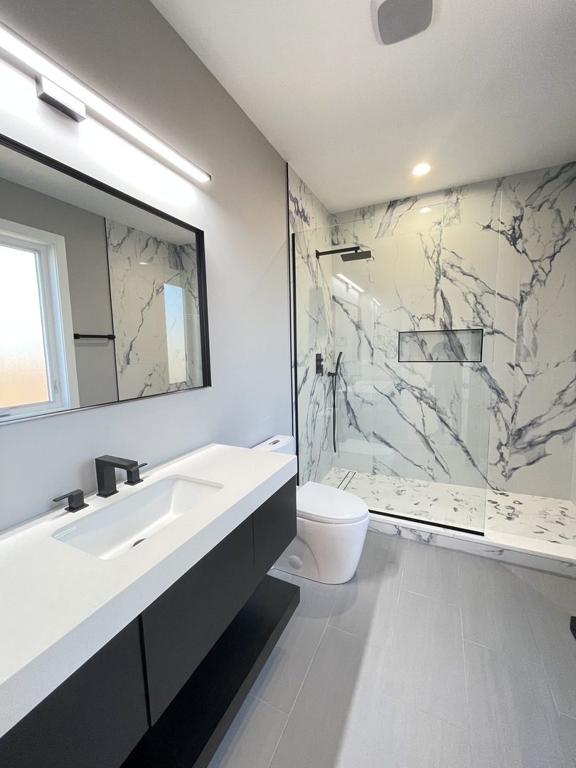 7301 N Oriole Avenue, Chicago, IL 60631