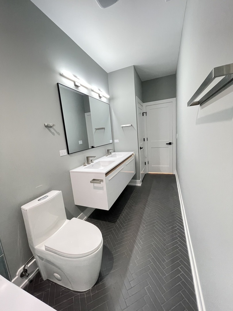 7301 N Oriole Avenue, Chicago, IL 60631