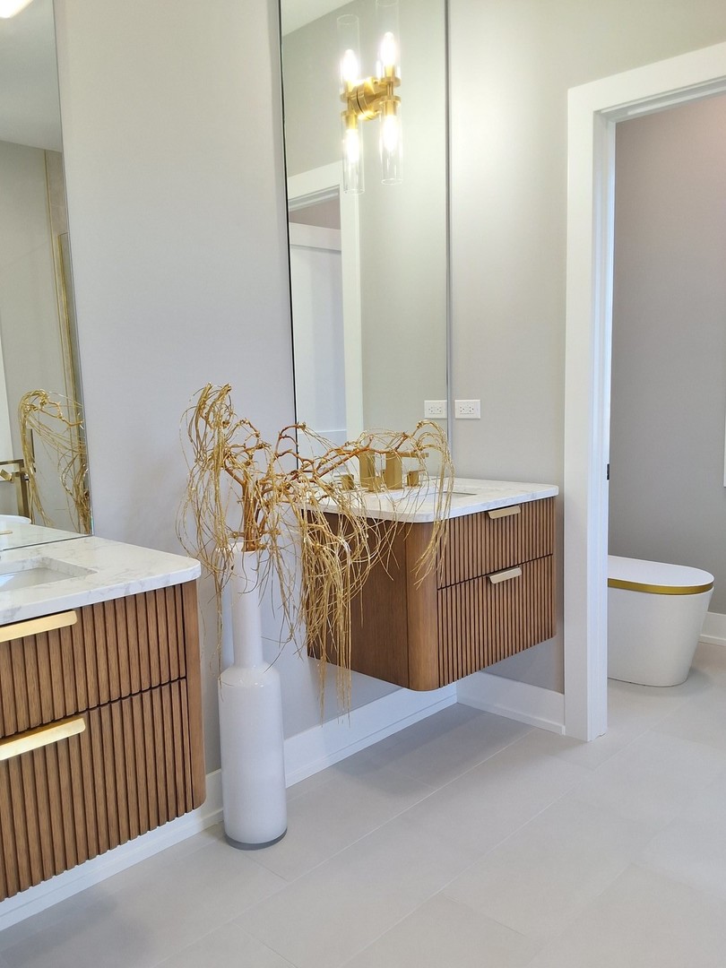 7301 N Oriole Avenue, Chicago, IL 60631