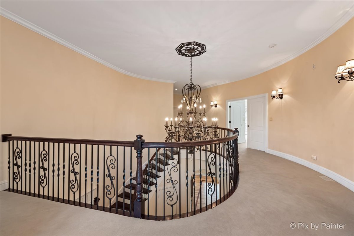 27 W Onwentsia Road, Lake Forest, IL 60045