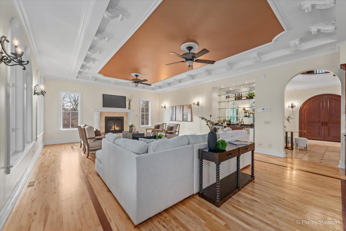 27 W Onwentsia Road, Lake Forest, IL 60045