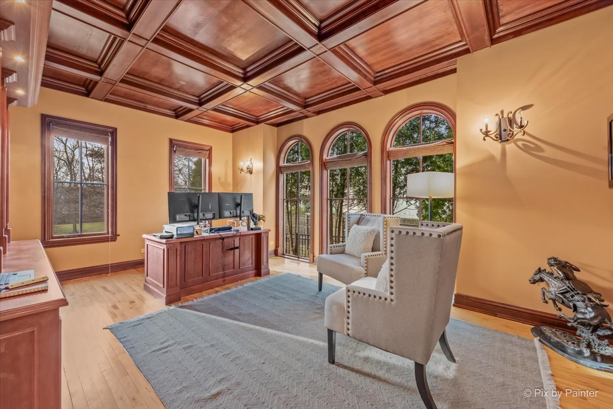 27 W Onwentsia Road, Lake Forest, IL 60045