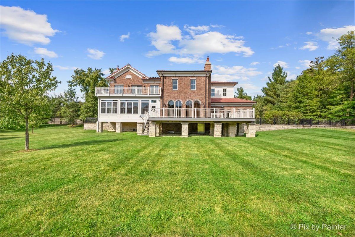 27 W Onwentsia Road, Lake Forest, IL 60045