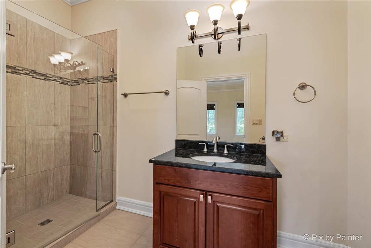 27 W Onwentsia Road, Lake Forest, IL 60045