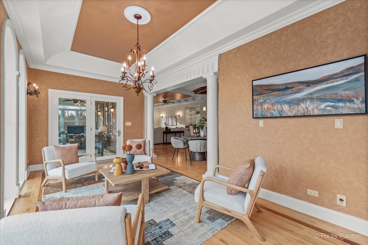 27 W Onwentsia Road, Lake Forest, IL 60045