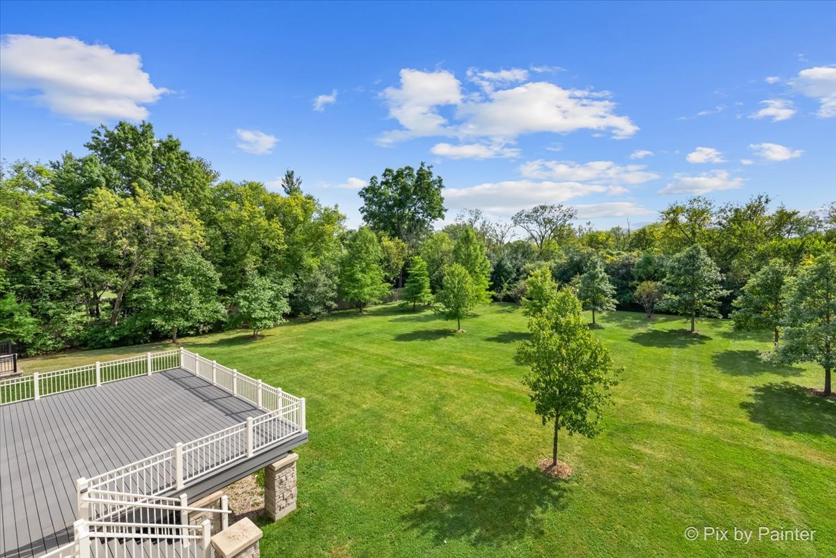 27 W Onwentsia Road, Lake Forest, IL 60045