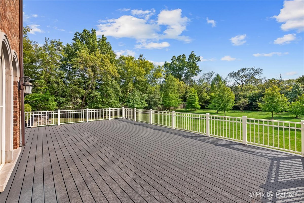 27 W Onwentsia Road, Lake Forest, IL 60045