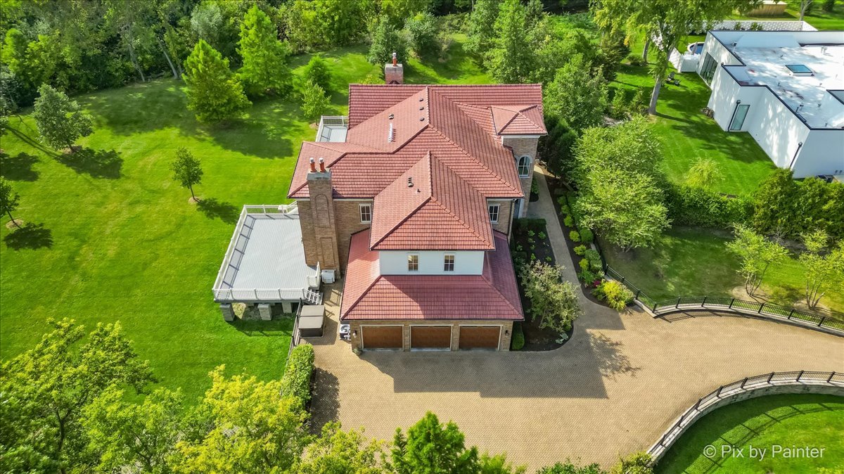 27 W Onwentsia Road, Lake Forest, IL 60045