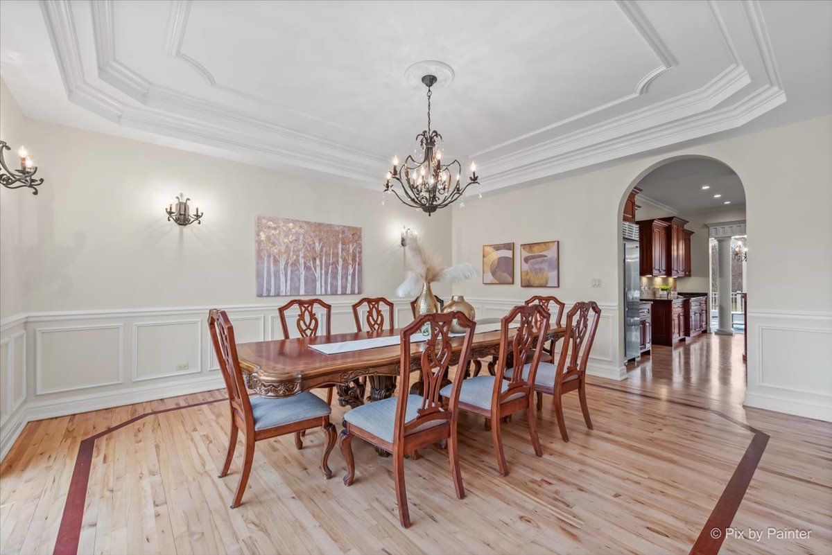 27 W Onwentsia Road, Lake Forest, IL 60045