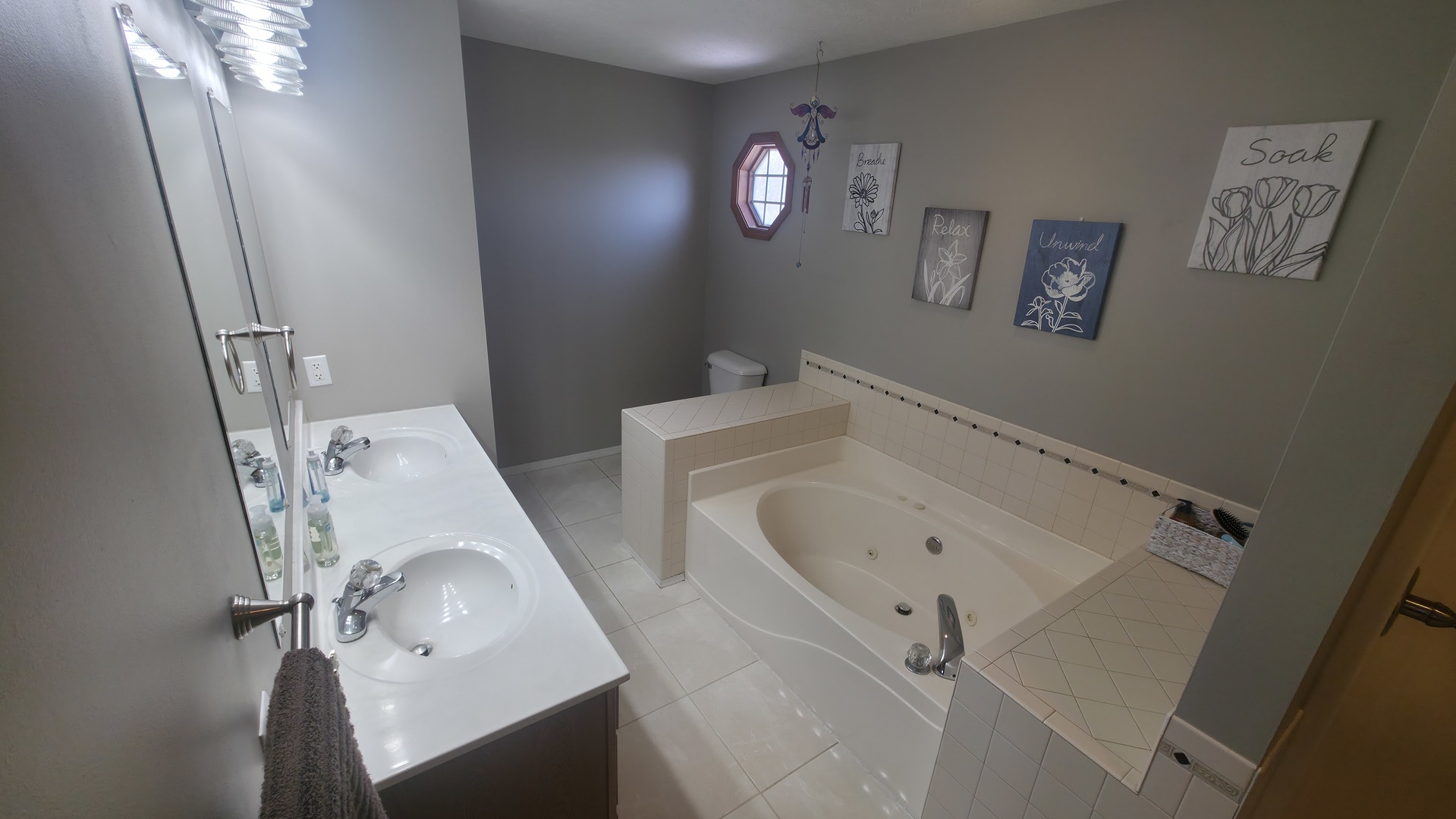 1413 Lismore Lane, Normal, IL 61761