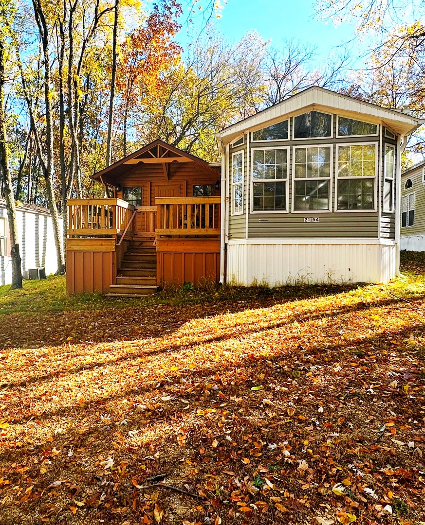 21-54 Woodhaven Lakes Drive, Sublette, IL 61367