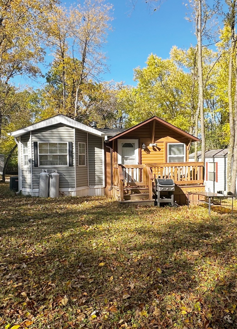 21-54 Woodhaven Lakes Drive, Sublette, IL 61367