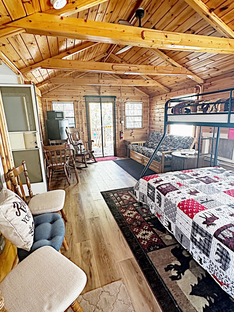 21-54 Woodhaven Lakes Drive, Sublette, IL 61367