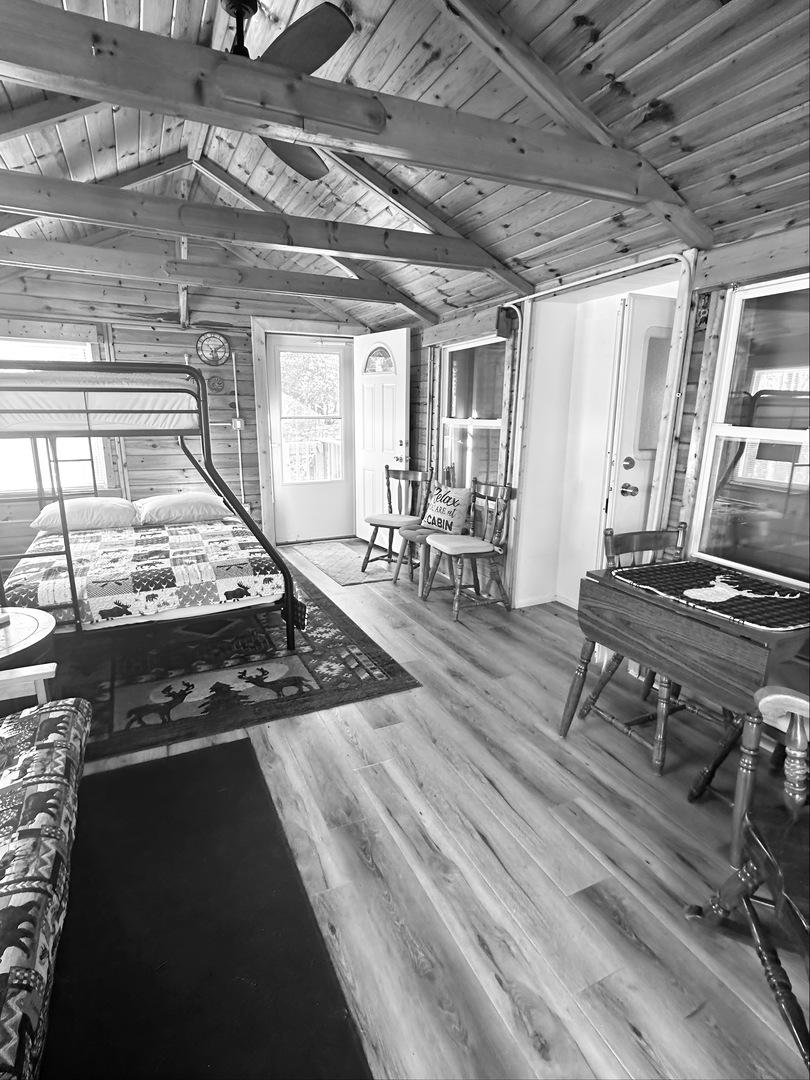 21-54 Woodhaven Lakes Drive, Sublette, IL 61367