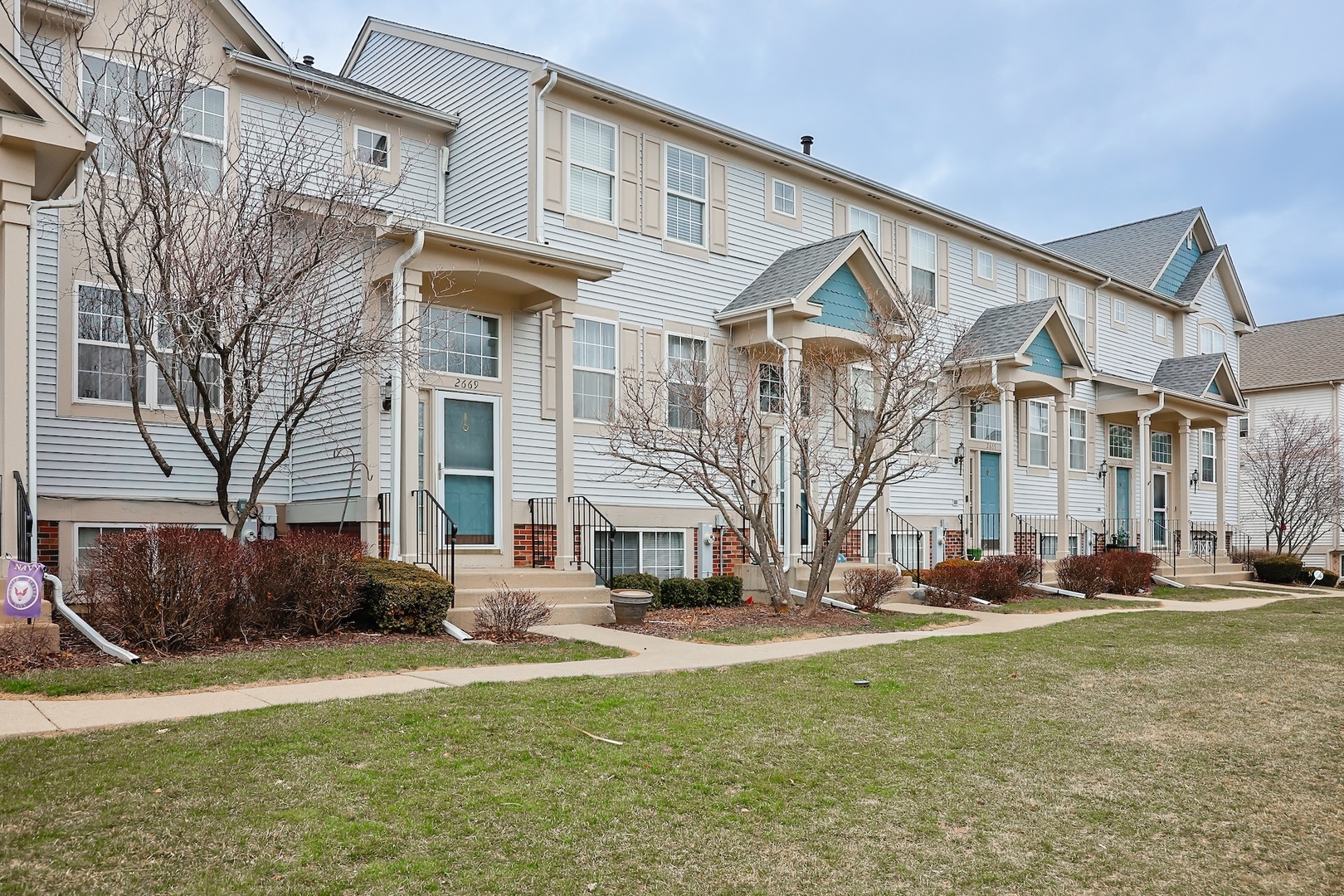 2669 N Augusta Drive, Wadsworth, IL 60083