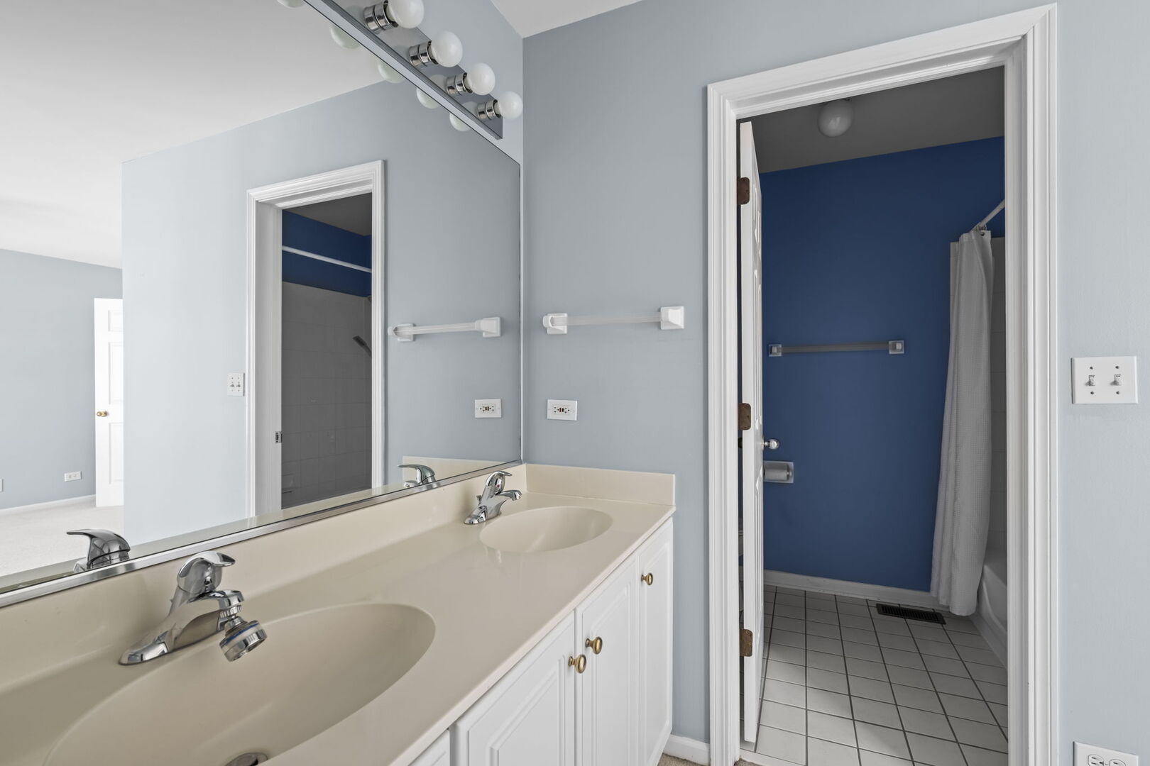 1165 Windham Lane #1165, Elk Grove Village, IL 60007