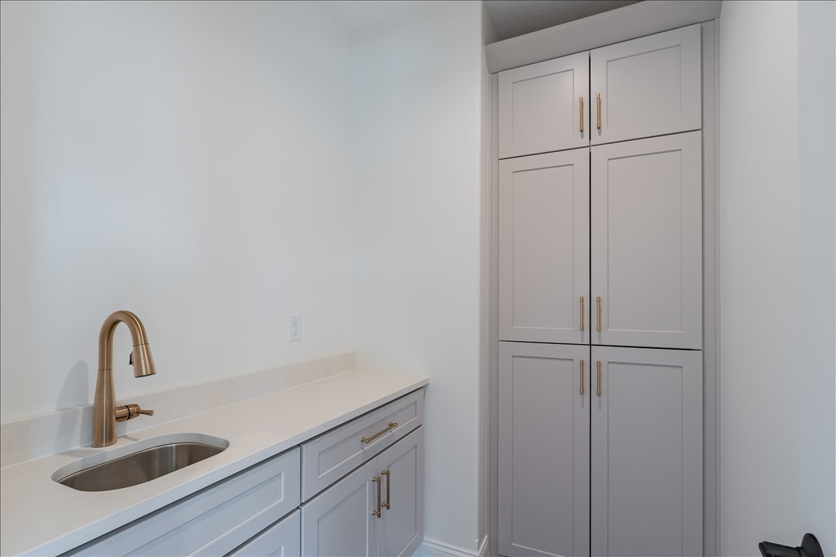 212 Allison Road, Lexington, IL 61753